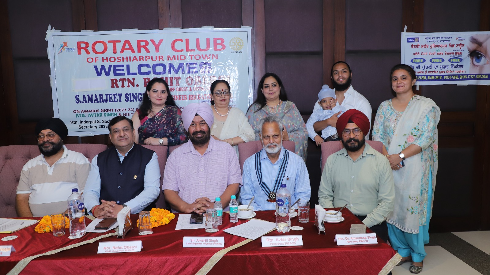 Rotarian Avtar Singh's head is adorned with the crown of Midtown